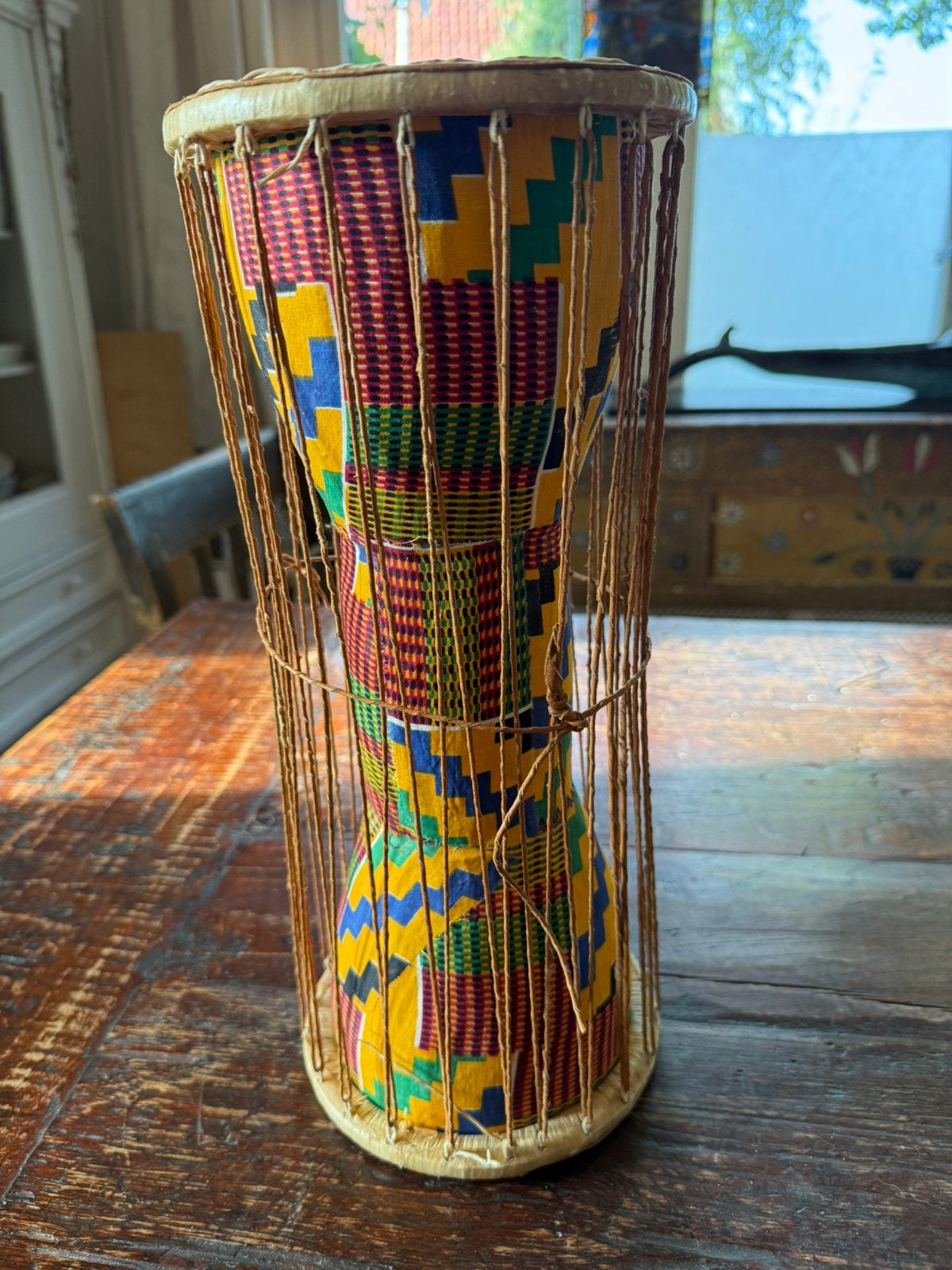 Ghanese talking drum Ghana stof zandloper trommel, Ophalen of Verzenden, Zo goed als nieuw, Trommel