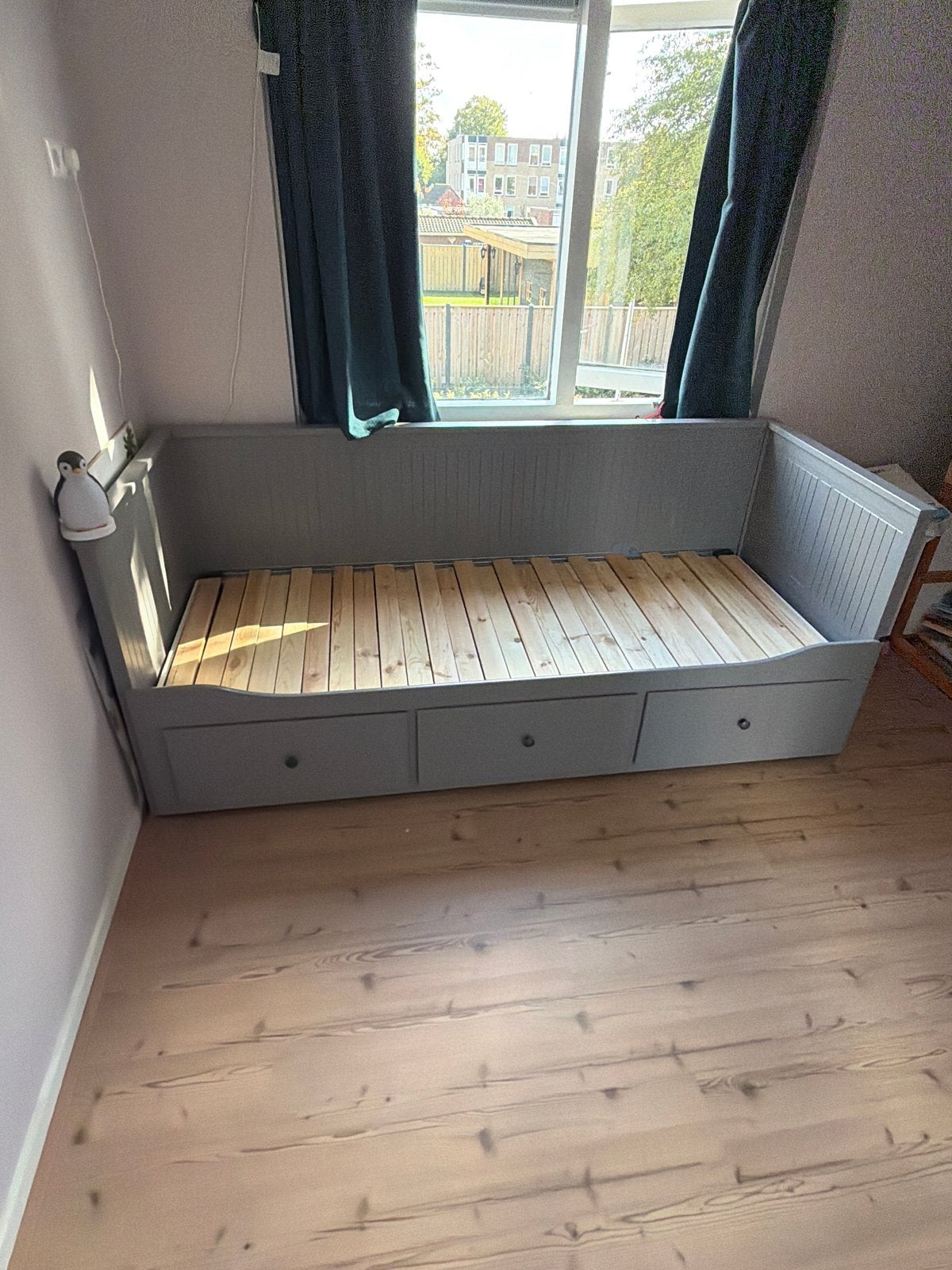IKEA Hemnes bedbank grijs met 3 lades, Huis en Inrichting, Ophalen, Eenpersoons, Zo goed als nieuw, 80 cm