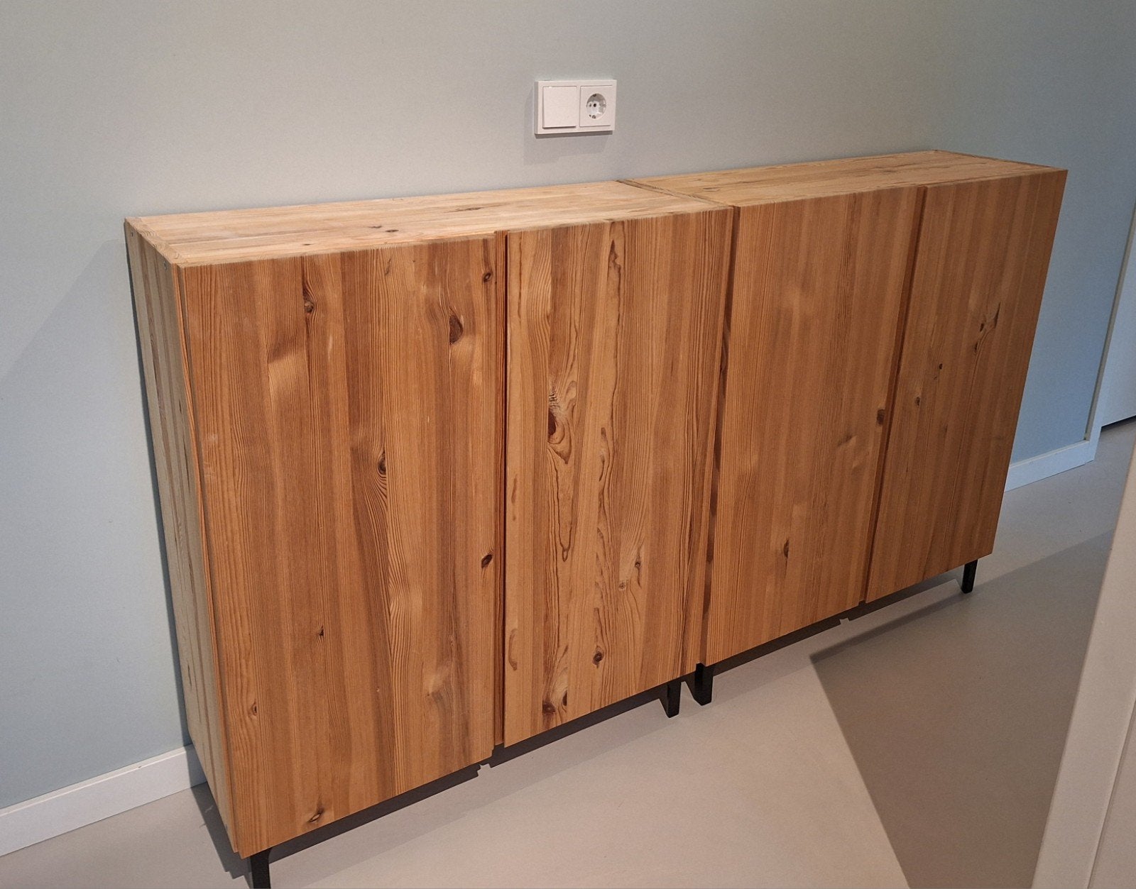 2x IKEA Ivar Kasten - Grenen met Zwarte Pootjes, Ophalen, Gebruikt