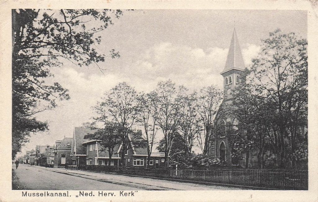 703-156-035 Musselkanaal Ned Herv Kerk, Verzamelen, Ansichtkaarten | Nederland, Verzenden, Voor 1920, Groningen