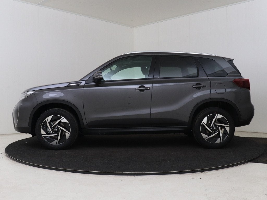 Suzuki Vitara 1.4 Boosterjet Smart Hybrid Style | Privacy Gl, Voorwielaandrijving, 12 maanden, Zwart, 4 cilinders