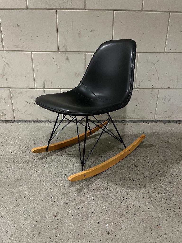 Eames Rocker stoel - zwart Herman Miller Vitra, Ophalen of Verzenden, Zo goed als nieuw, Zwart, Eén