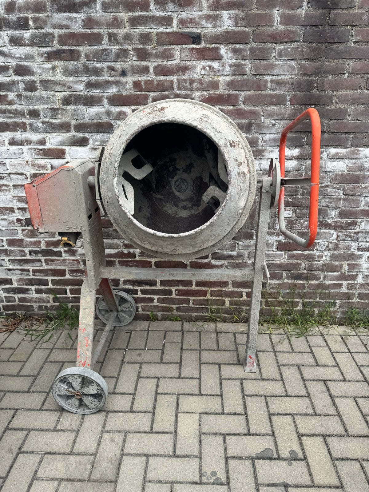 Gebruikte betonmolen - Ideaal voor kleine klussen, Doe-het-zelf en Verbouw, Betonmolens, Ophalen, Gebruikt
