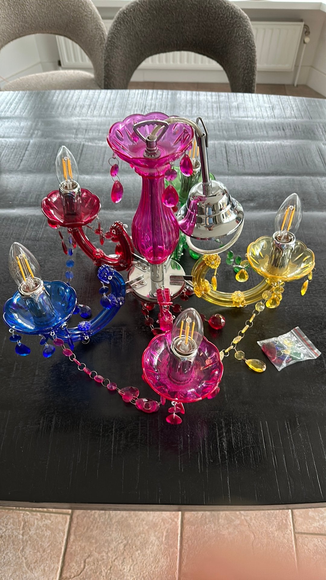 Kleurrijke Kroonluchter met LED Lampen, Ophalen of Verzenden, Zo goed als nieuw, Kunststof