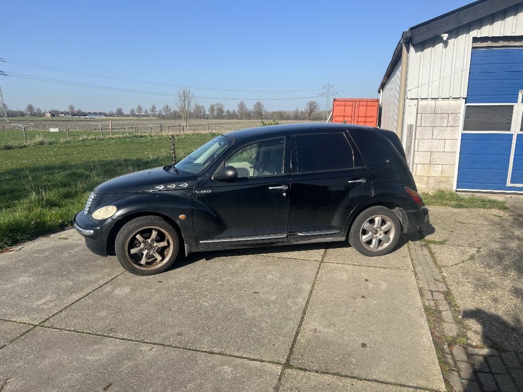 pt cruiser grijs kenteken, Auto's, Chrysler, Voorwielaandrijving, 4 cilinders, Zwart, Particulier