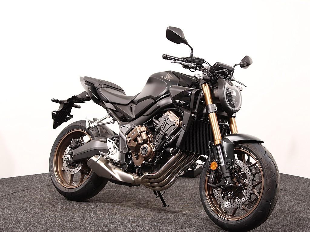 Honda CB 650 RC, Bedrijf, Naked bike
