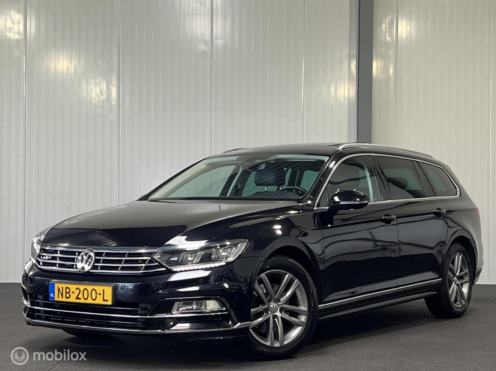 Volkswagen Passat Variant 1.6 TDI Conn.Series Plus [ NAP pan, Auto's, Volkswagen, 4 cilinders, Zwart, Origineel Nederlands, Adaptive Cruise Control