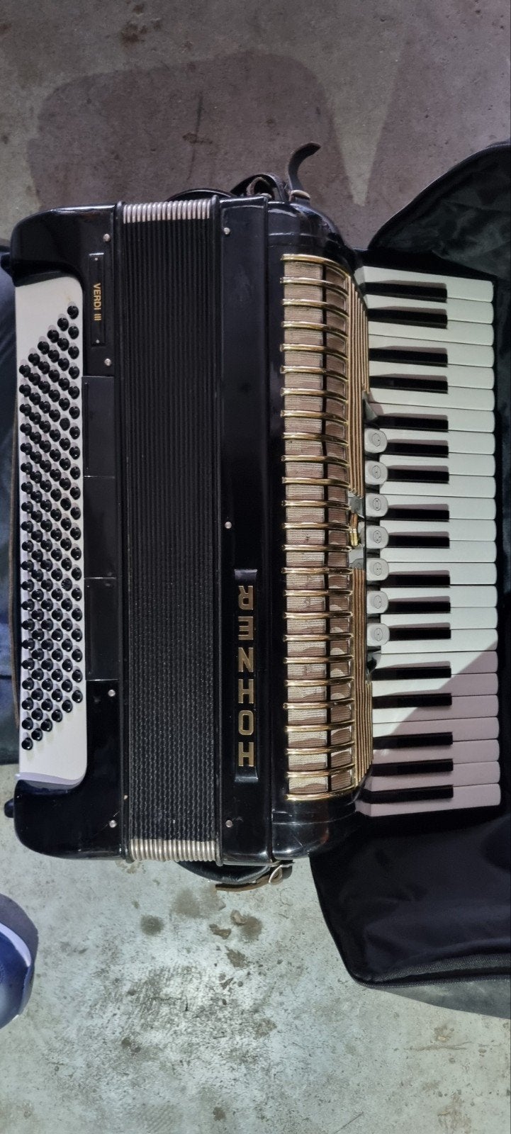 Hohner Verdi III accordeon met riemen en hoes, Ophalen, Overige formaten, Met koffer, Toetsaccordeon
