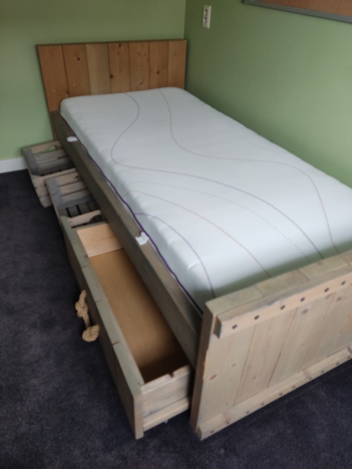 Steigerhouten bed in zeer goede staat, Ophalen, 90 cm, Eenpersoons, Zo goed als nieuw