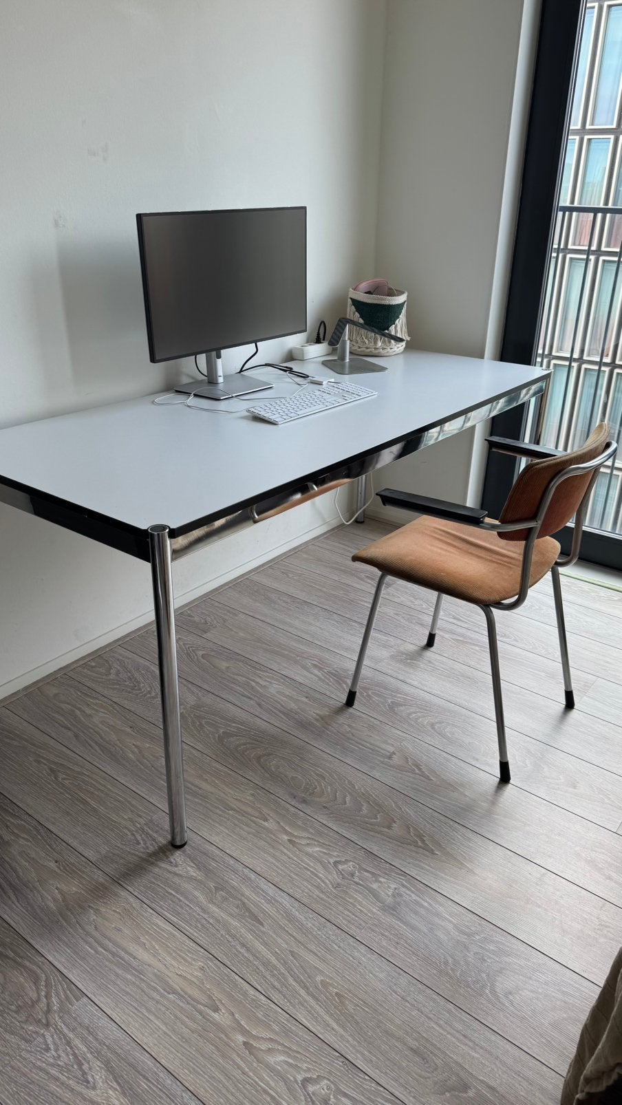 Modern design USM Haller Bureau tafel Wit Chroom, Demontabel, 175 cm, Metaal, Ophalen of Verzenden