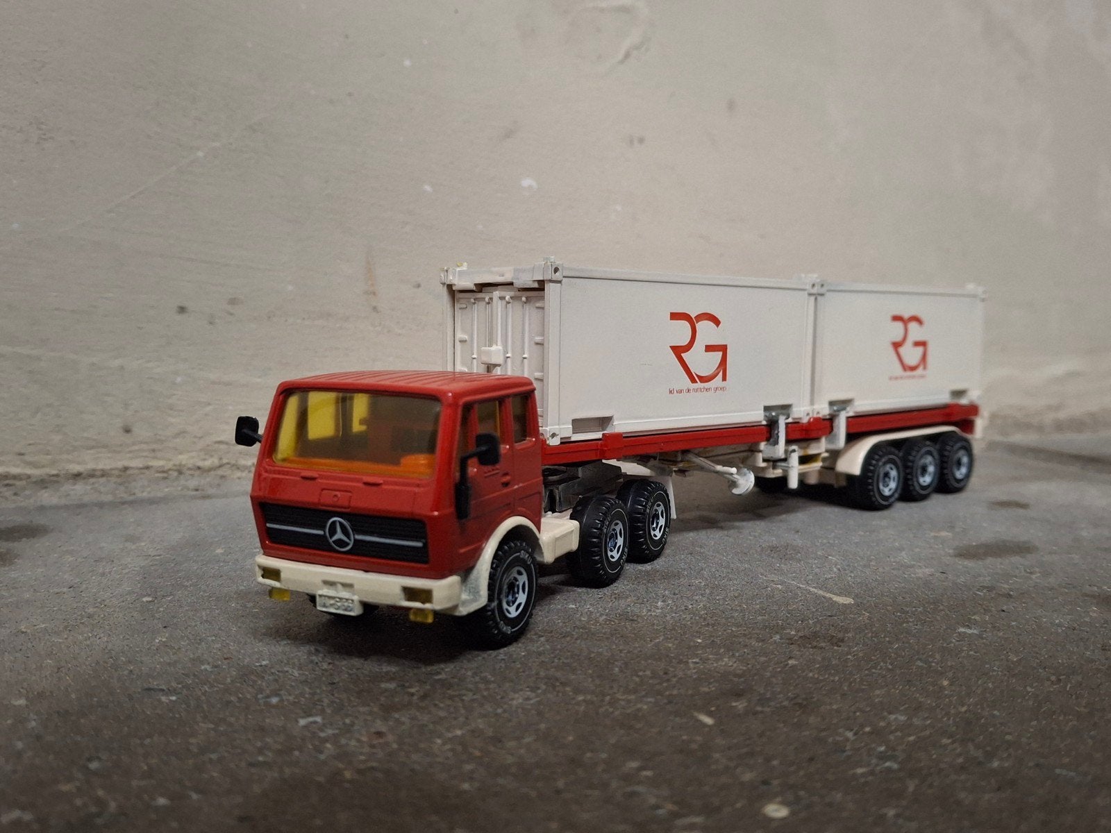 Siku Mercedes RG (Ruttchen Groep), Hobby en Vrije tijd, Ophalen of Verzenden, Bus of Vrachtwagen, SIKU