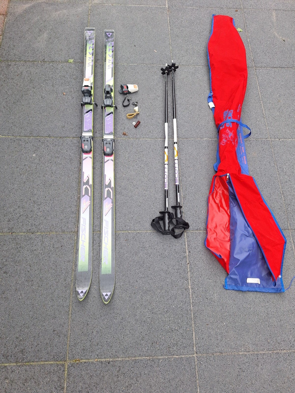 Complete ski-uitrusting: ski's, schoenen en stokken, Ophalen, 160 tot 180 cm, Skiën, Ski's
