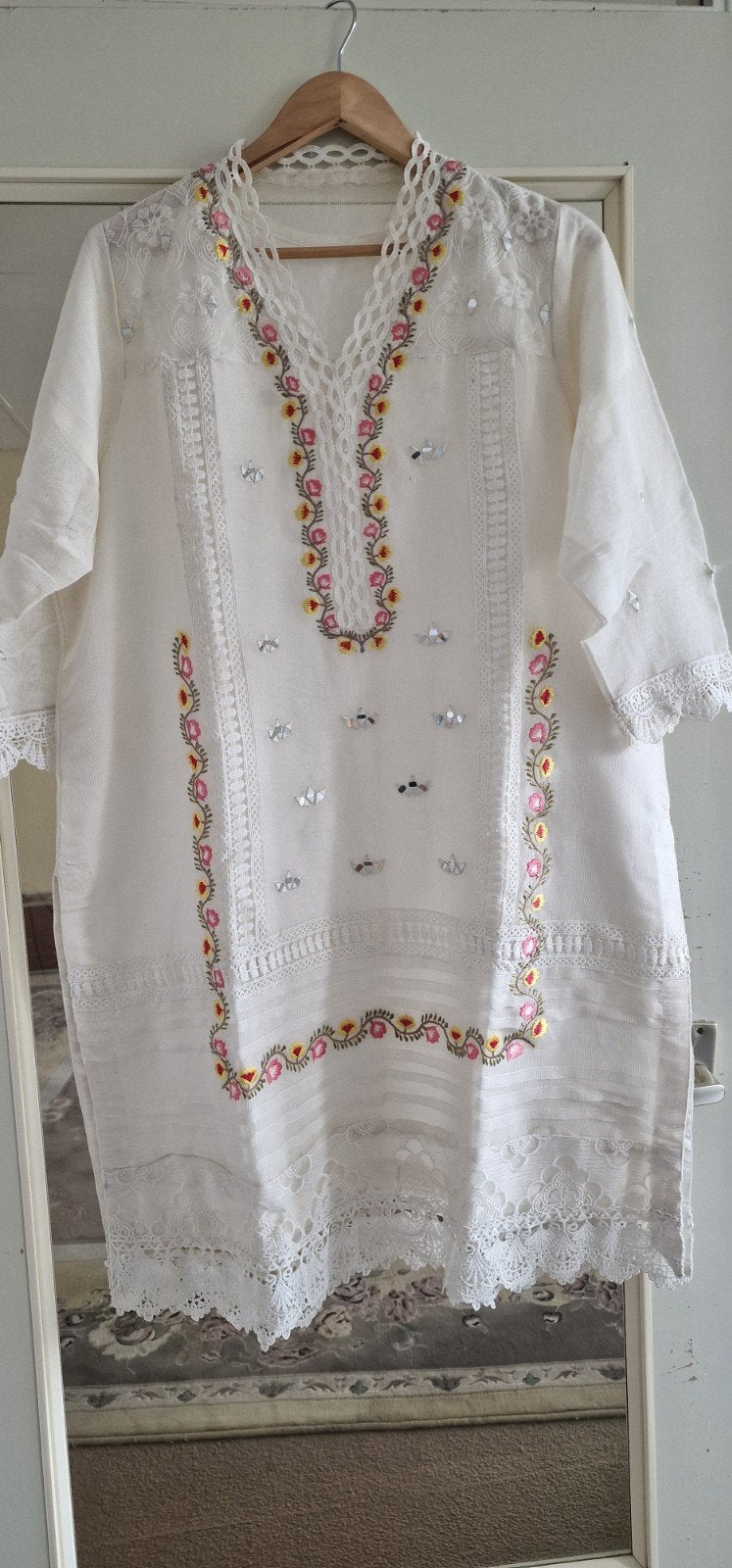 Witte Indiase/Pakistaanse Kurta Set met Borduurwerk, Kleding | Dames, Maat 38/40 (M), Wit, Ophalen of Verzenden, Onbekend
