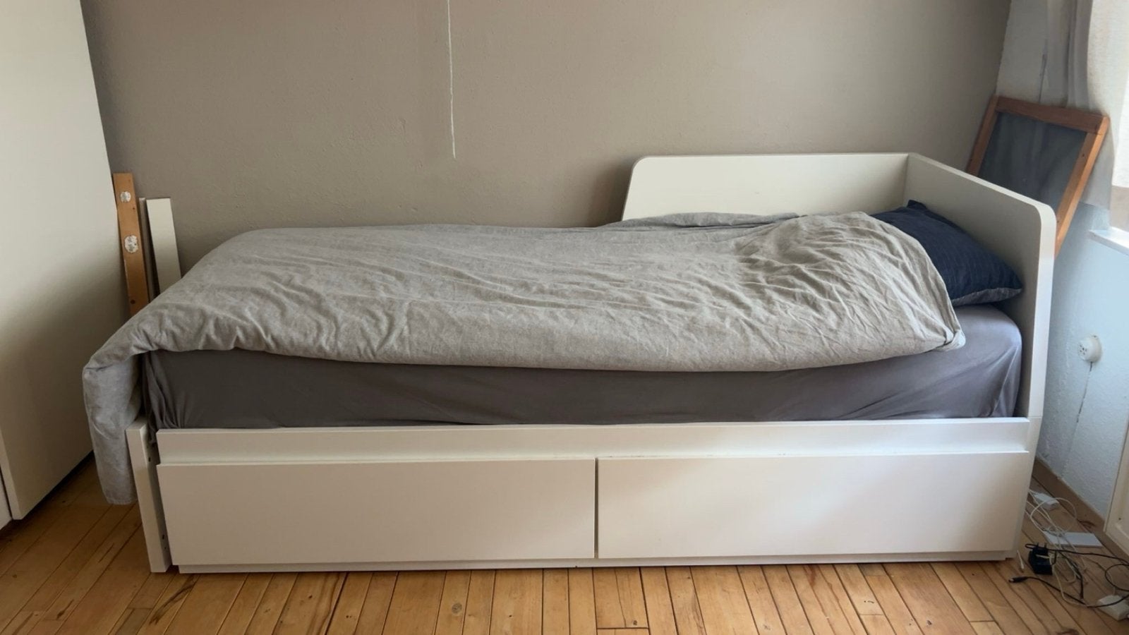 Ikea uitschuifbaar bed met matras en lades, Ophalen, Eenpersoons, Wit, 80 cm