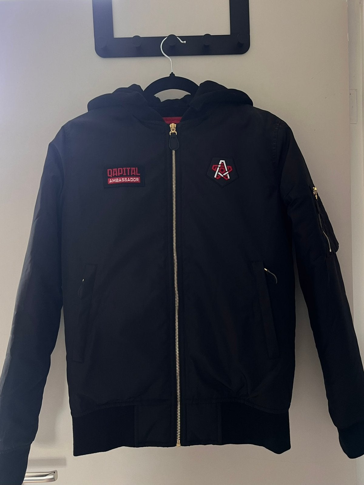 Qapital bomberjack, Kleding | Heren, Jassen | Zomer, Verzenden, Zo goed als nieuw, Maat 48/50 (M), Zwart