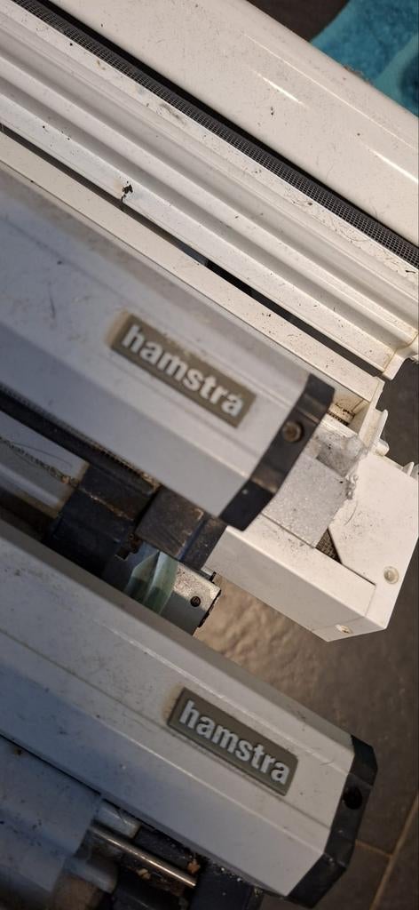 2 verschillende Hamstra raamhorren hor raam ca 115 breed, Ophalen