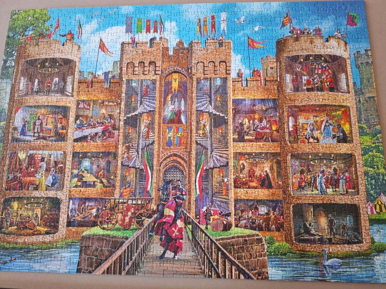 Gibsons castle cutaway 1000st puzzel, Ophalen of Verzenden, 500 t/m 1500 stukjes