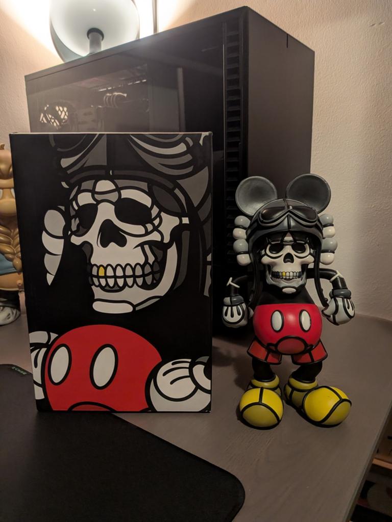 David Flores x Hellfire Canyon Club Deathshead Mickey Vinyl, Ophalen of Verzenden