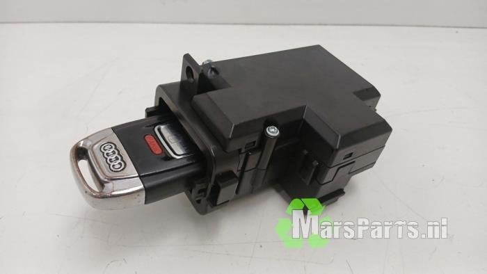 Kontaktslot + Sleutel van een Audi A4, Gebruikt, -, -, -