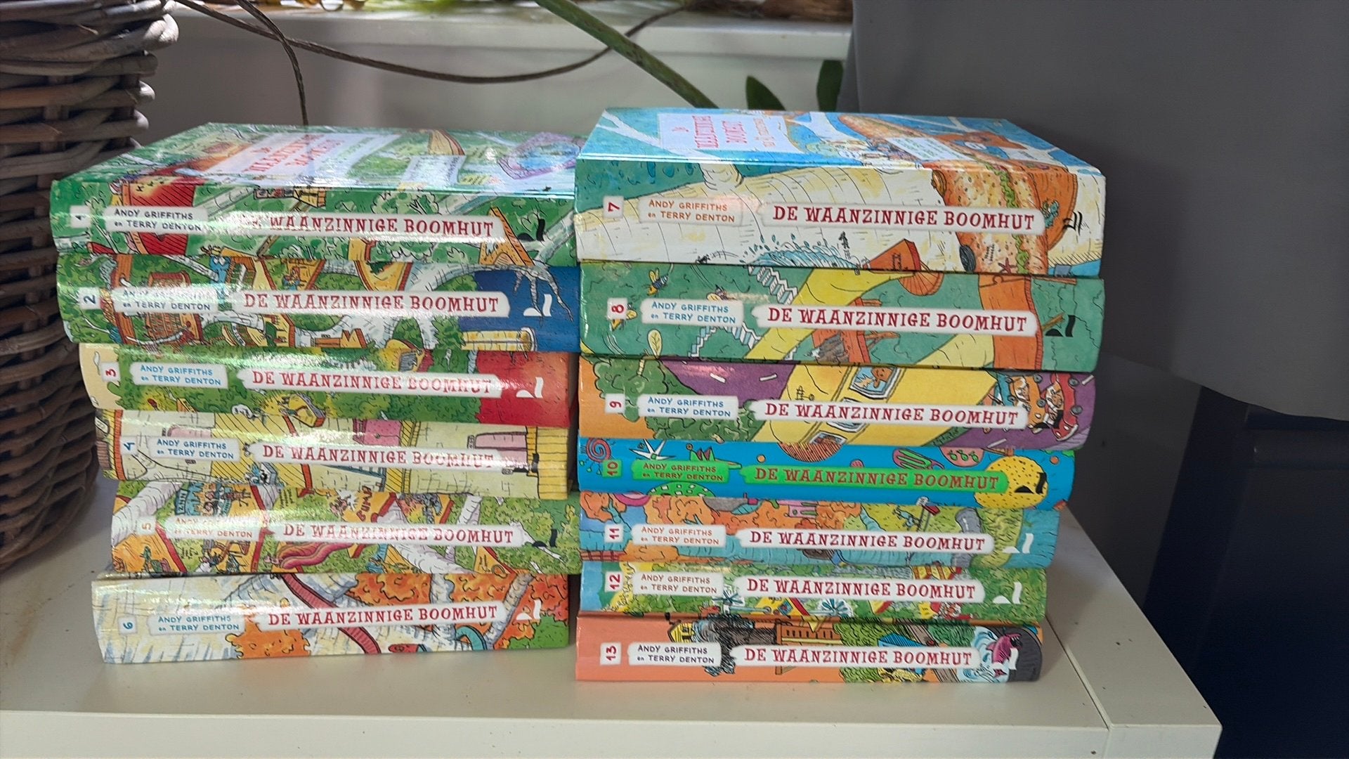 Te koop deel 1 tm 13 van De waanzinnige boomhut, Ophalen of Verzenden, Zo goed als nieuw