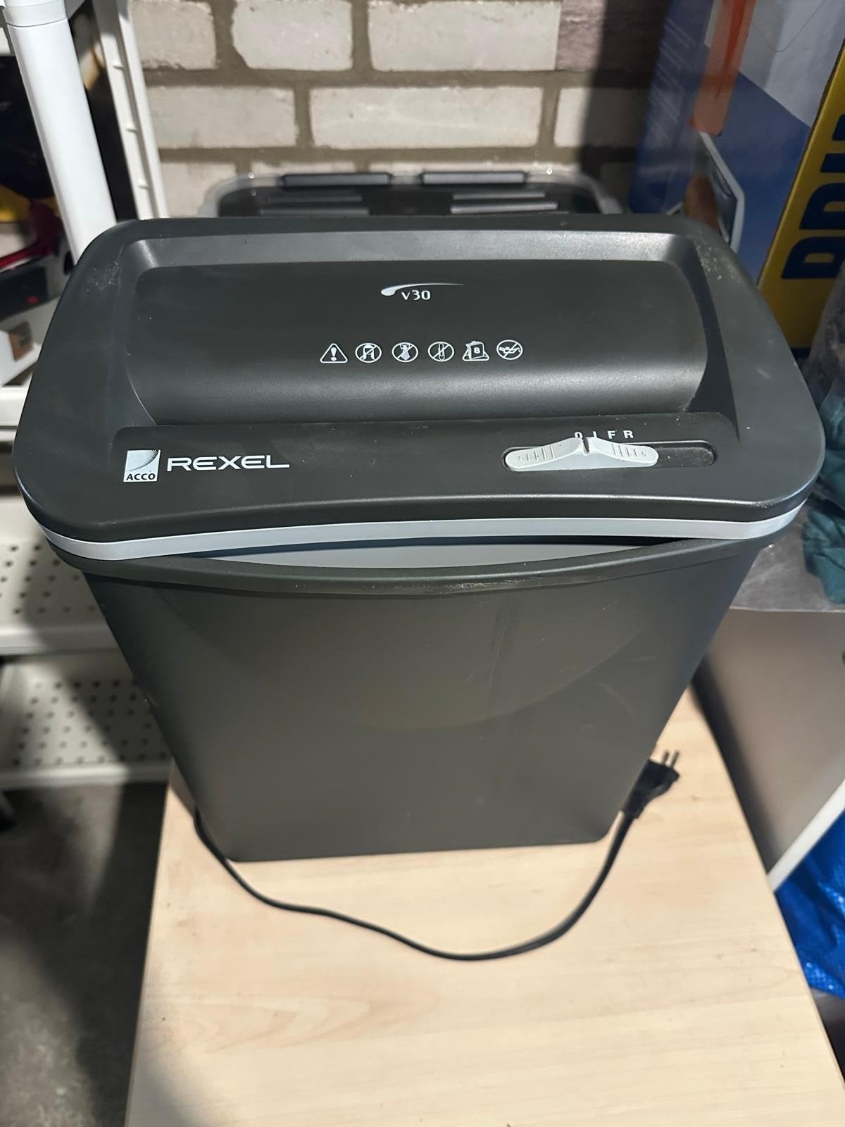 Rexel V30 papierversnipperaar, Diversen, Ophalen, Gebruikt