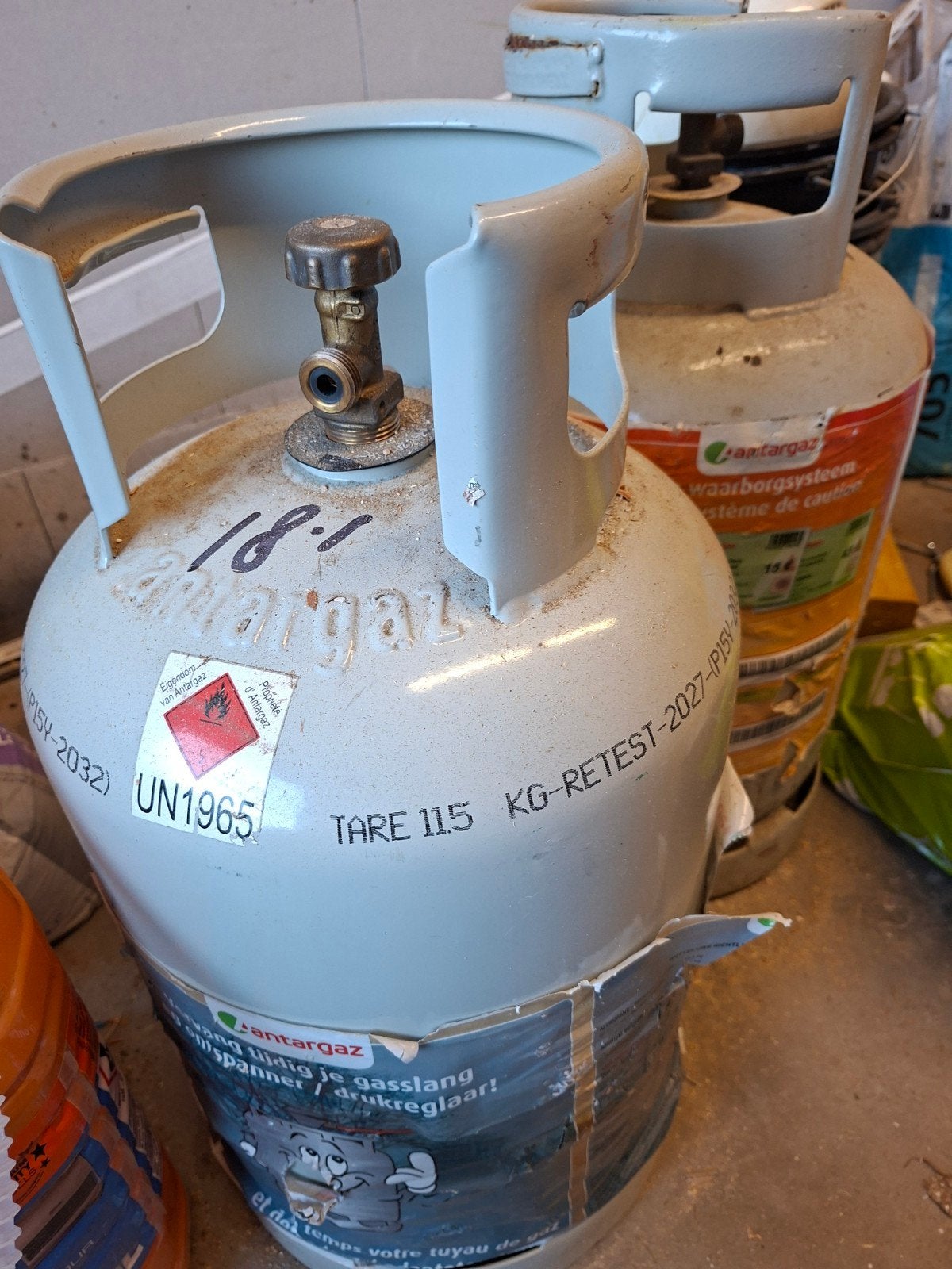 Antargaz 2 gasflessen voor b.v in de bouw of barbecue, Ophalen of Verzenden, Gebruikt