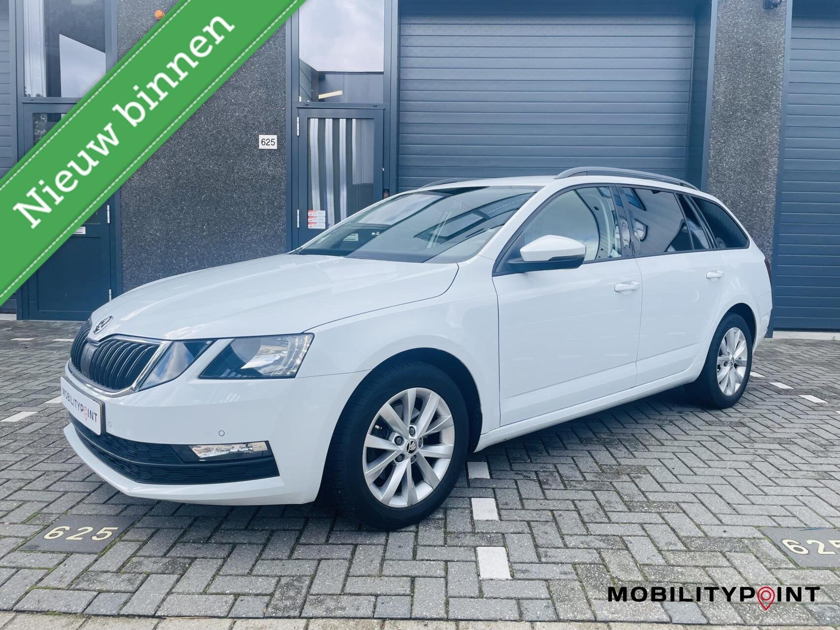 Skoda Octavia Combi 1.0 TSI Greentech Ambition|Aut|Carplay|C, Euro 6, 116 pk, Wit, 630 kg