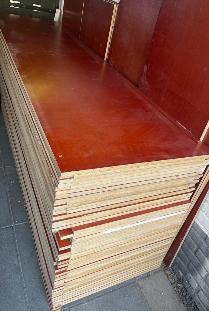 Heel veel betonplex platen 69,5x260 cm! WEG=WEG!, Doe-het-zelf en Verbouw, Ophalen, Gebruikt, Betonplex