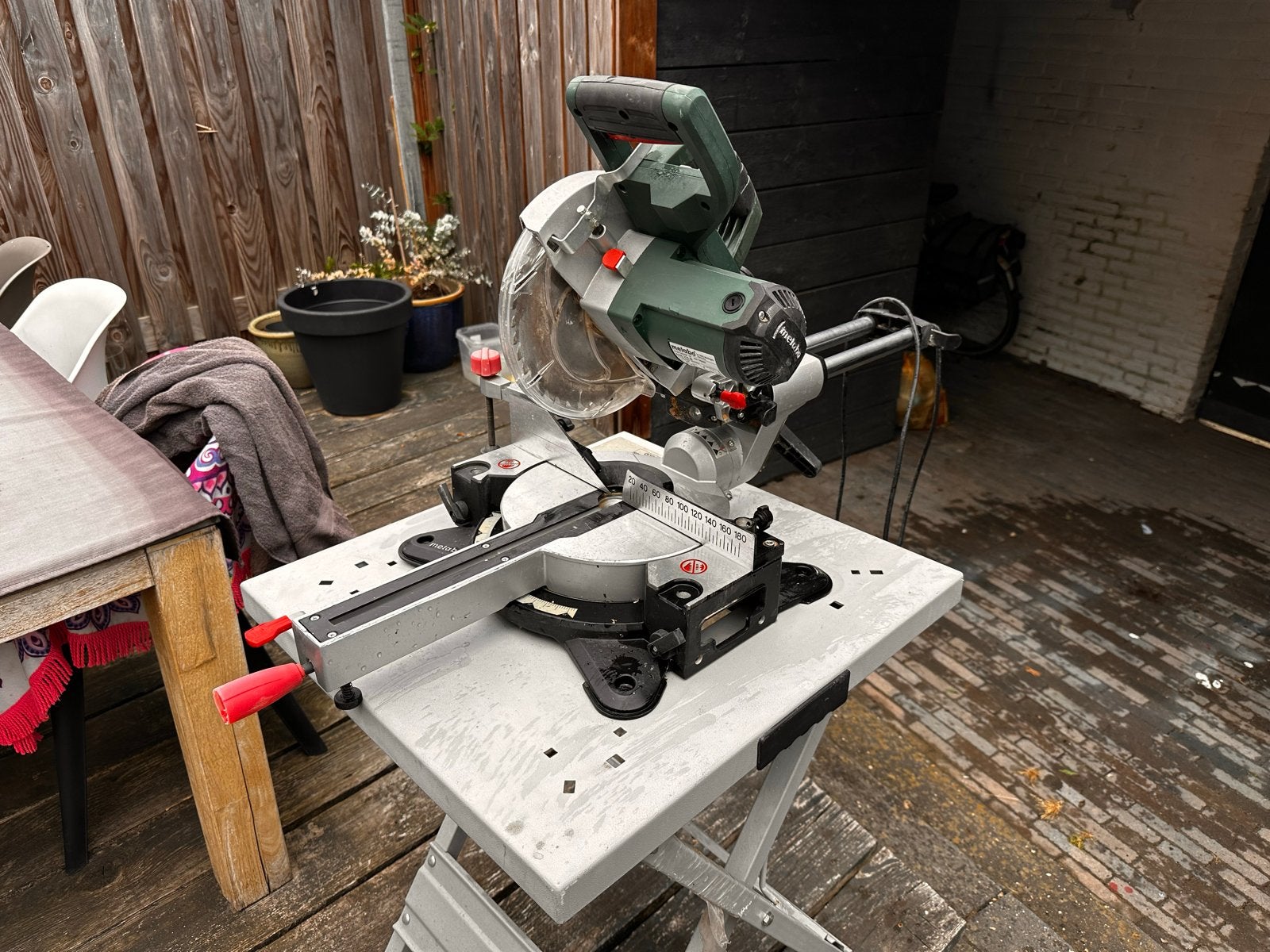 Metabo KGS 216 M Afkortzaag - Krachtig en Nauwkeurig, Doe-het-zelf en Verbouw, Ophalen, Gebruikt, 70 mm of meer, Afkortzaag
