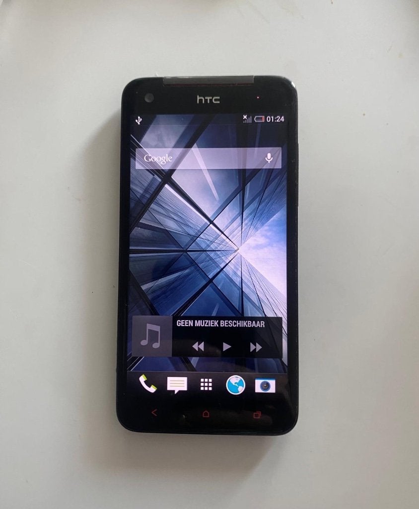 Te koop en mooie HTC butterfly zwarte kleur, Telecommunicatie, HTC, Gebruikt, Zwart, Ophalen of Verzenden