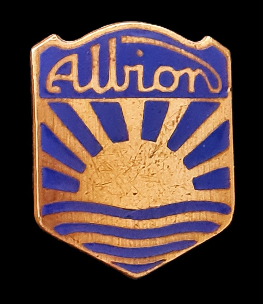 Albion truck-bus knoop speld- emaille, Verzamelen, Verzenden, Nieuw, Transport, Speldje of Pin