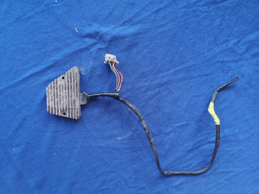 SPANNINGSREGELAAR  ACHTER HONDA MAGNA V65 / VF1100, Ophalen of Verzenden, Gebruikt
