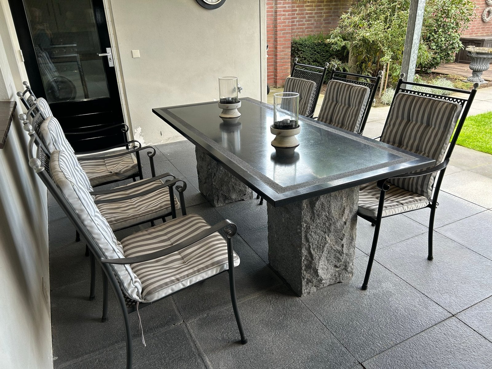 Stijlvolle tuinset met 6 stoelen en granieten tafel