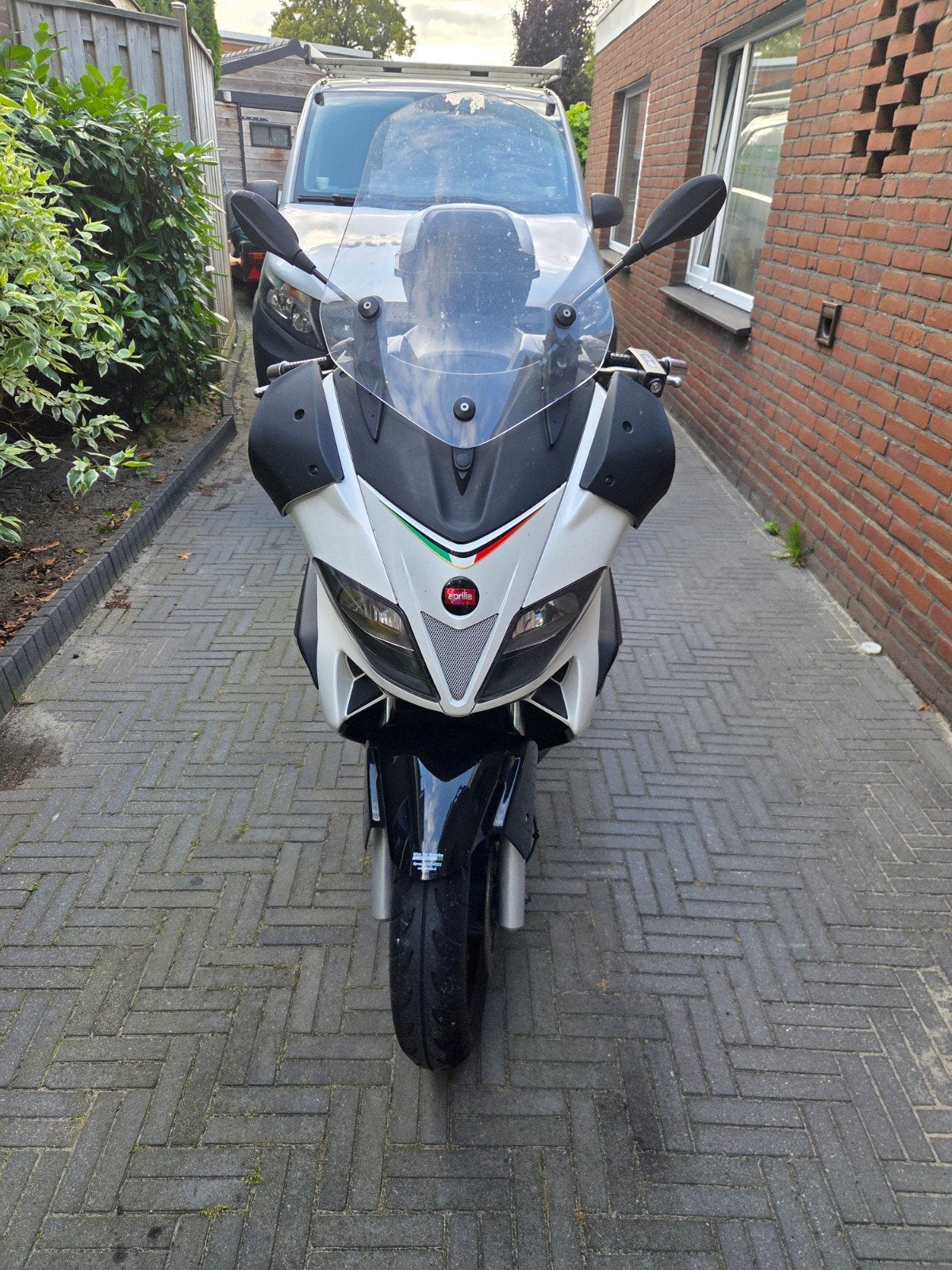 Aprilia SR Max 300 motorscooter - Wit/Zwart, Motoren, Particulier, Scooter