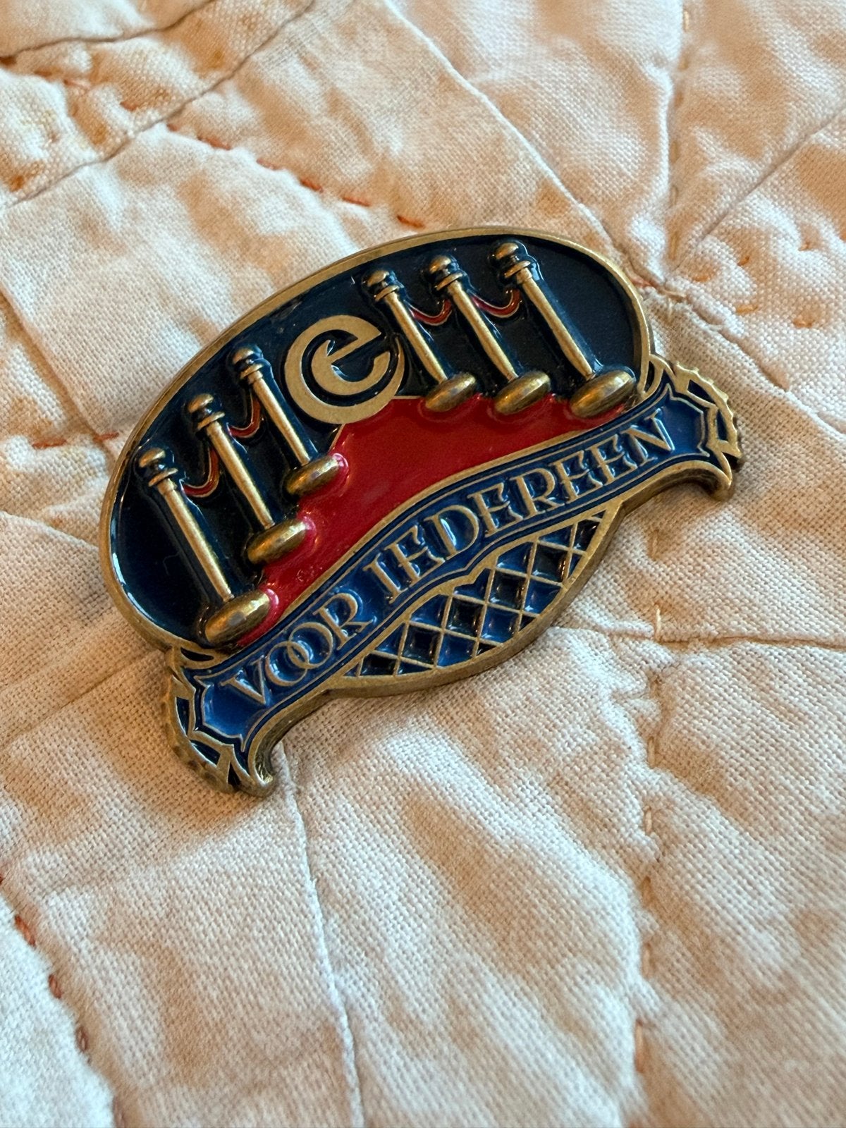 Efteling personeelspin "Voor Iedereen", Verzenden, Zo goed als nieuw, Button of Speldje