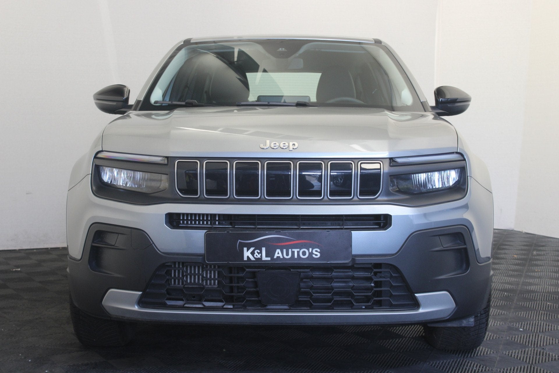 Jeep Avenger 1.2 Altitude (bj 2024), Auto's, Voorwielaandrijving, Gebruikt, Zwart, 1199 cc