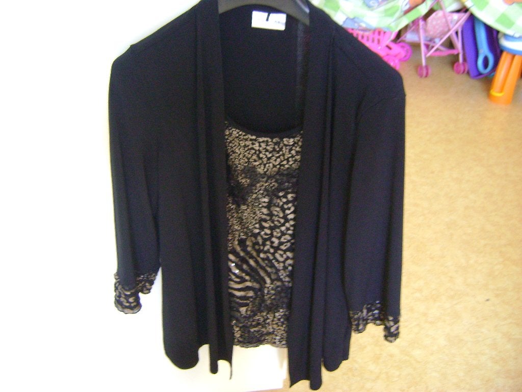 zwarte blouse met glittertop eraan vast van c&a maat 38, Kleding | Dames, Maat 38/40 (M), Zwart, Ophalen of Verzenden, Zo goed als nieuw
