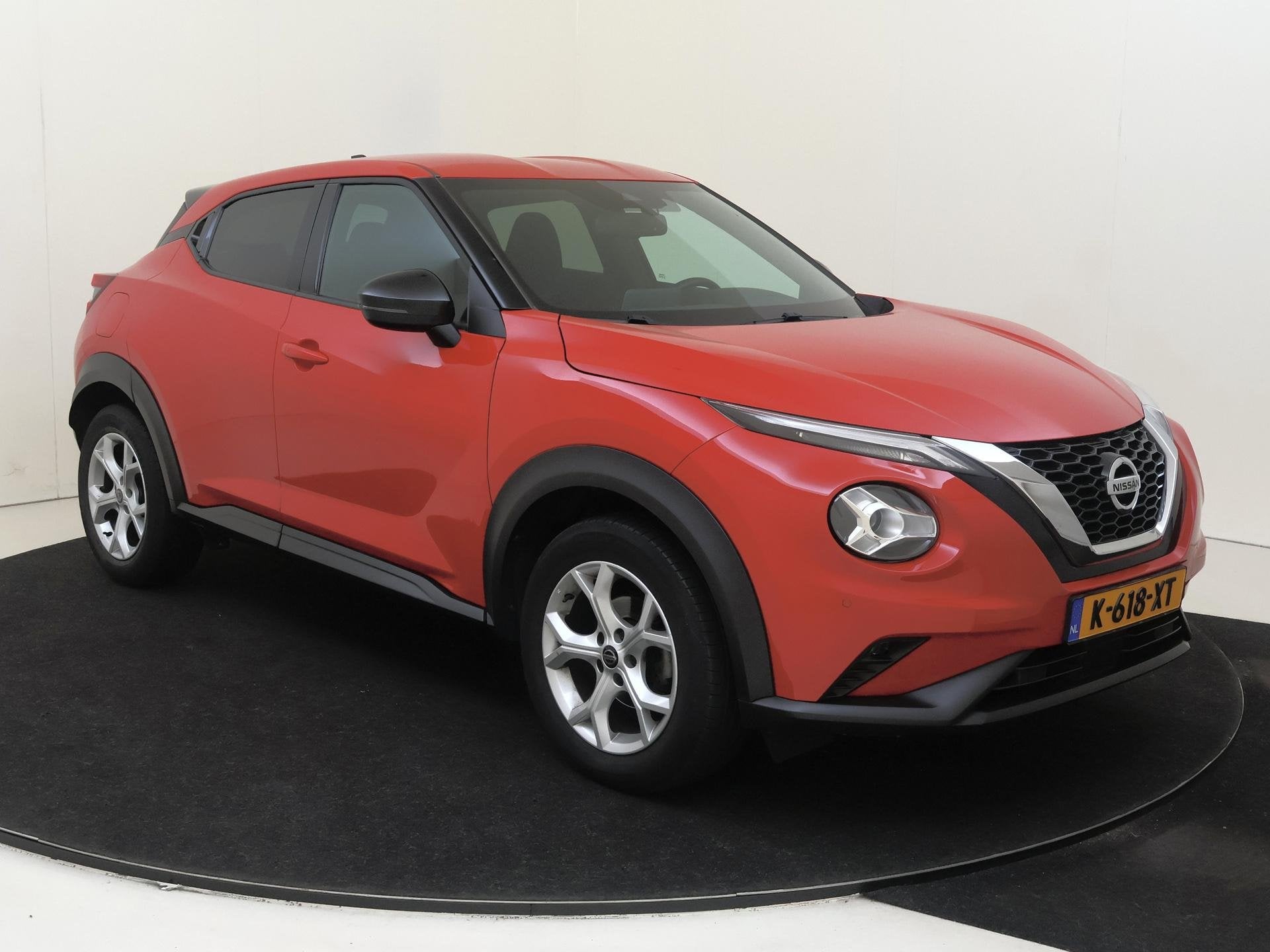 Foto 2 van Nissan Juke 1.0 DIG-T N-Connecta | Achteruitrijcamera | Appl