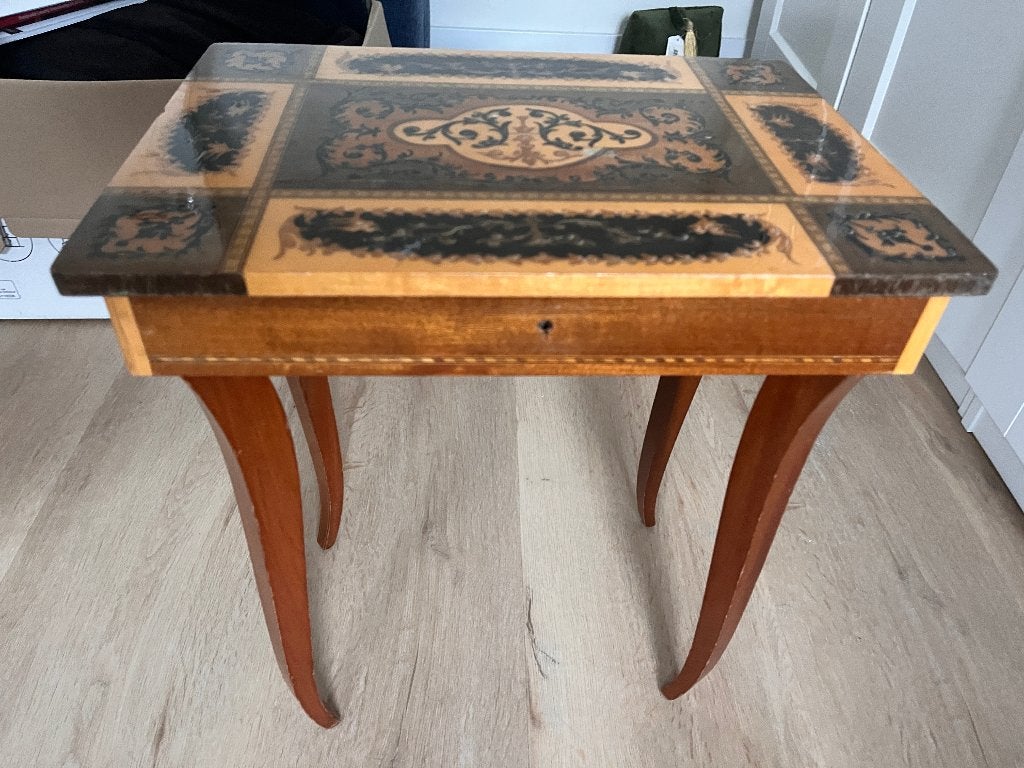 Muziekdoos Houten Tafeltje Bijzettafel, Ophalen, Gebruikt