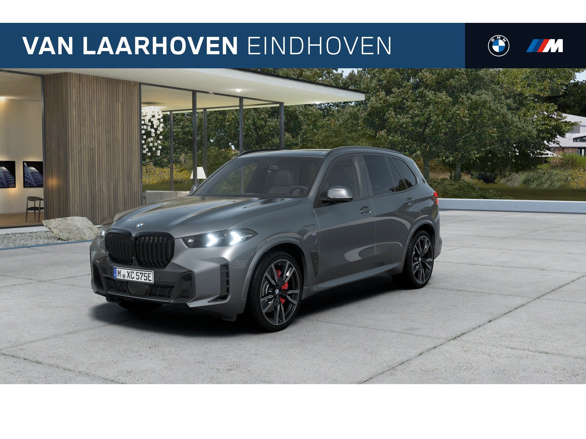 BMW X5 xDrive50e M Sport Automaat / Trekhaak / Panoramadak /, Auto's, Automaat, Dealer onderhouden, 2395 kg, Leder