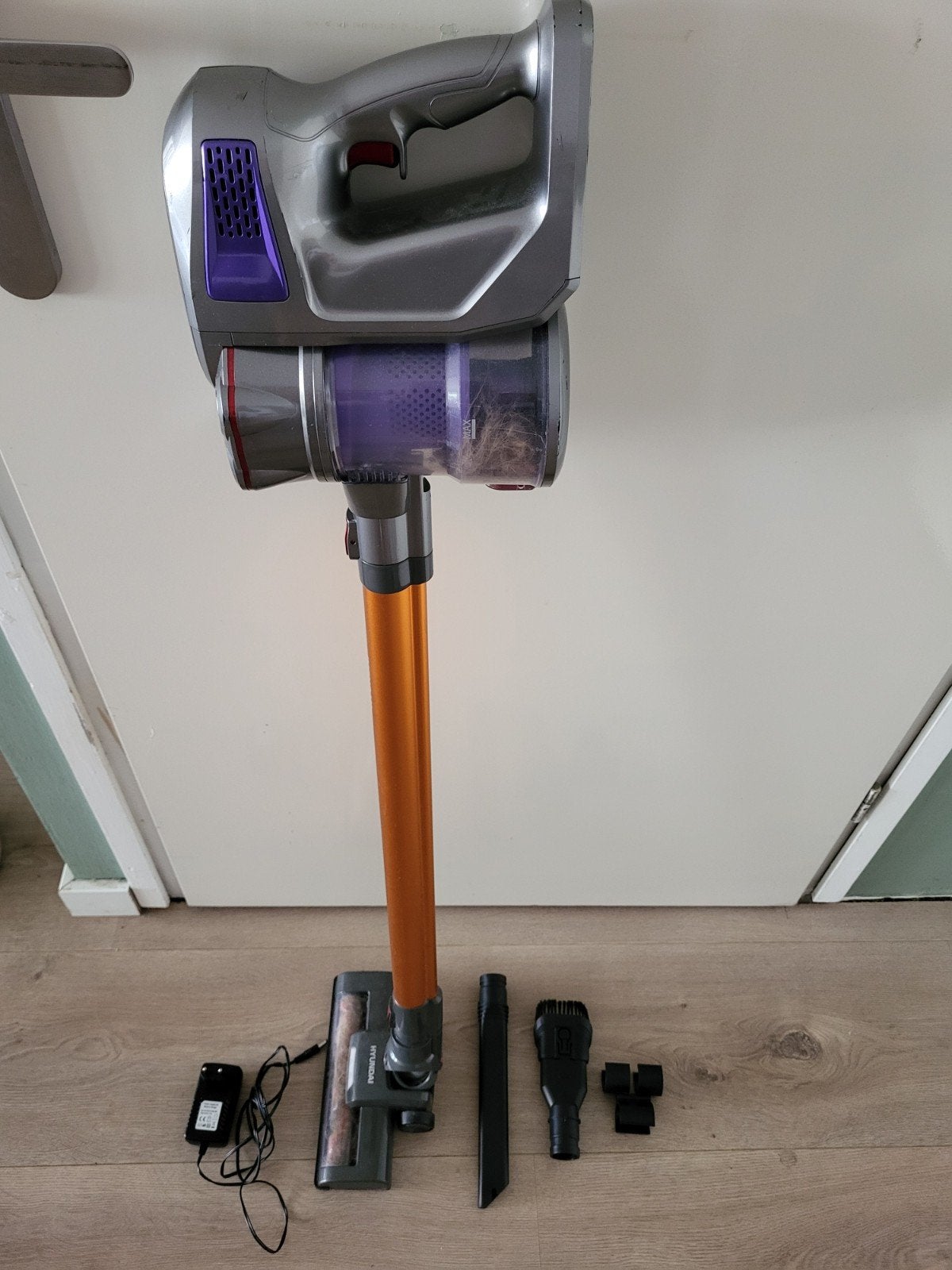 Hyundai draadloze steelstofzuiger, Ophalen, Gebruikt, Steelstofzuiger