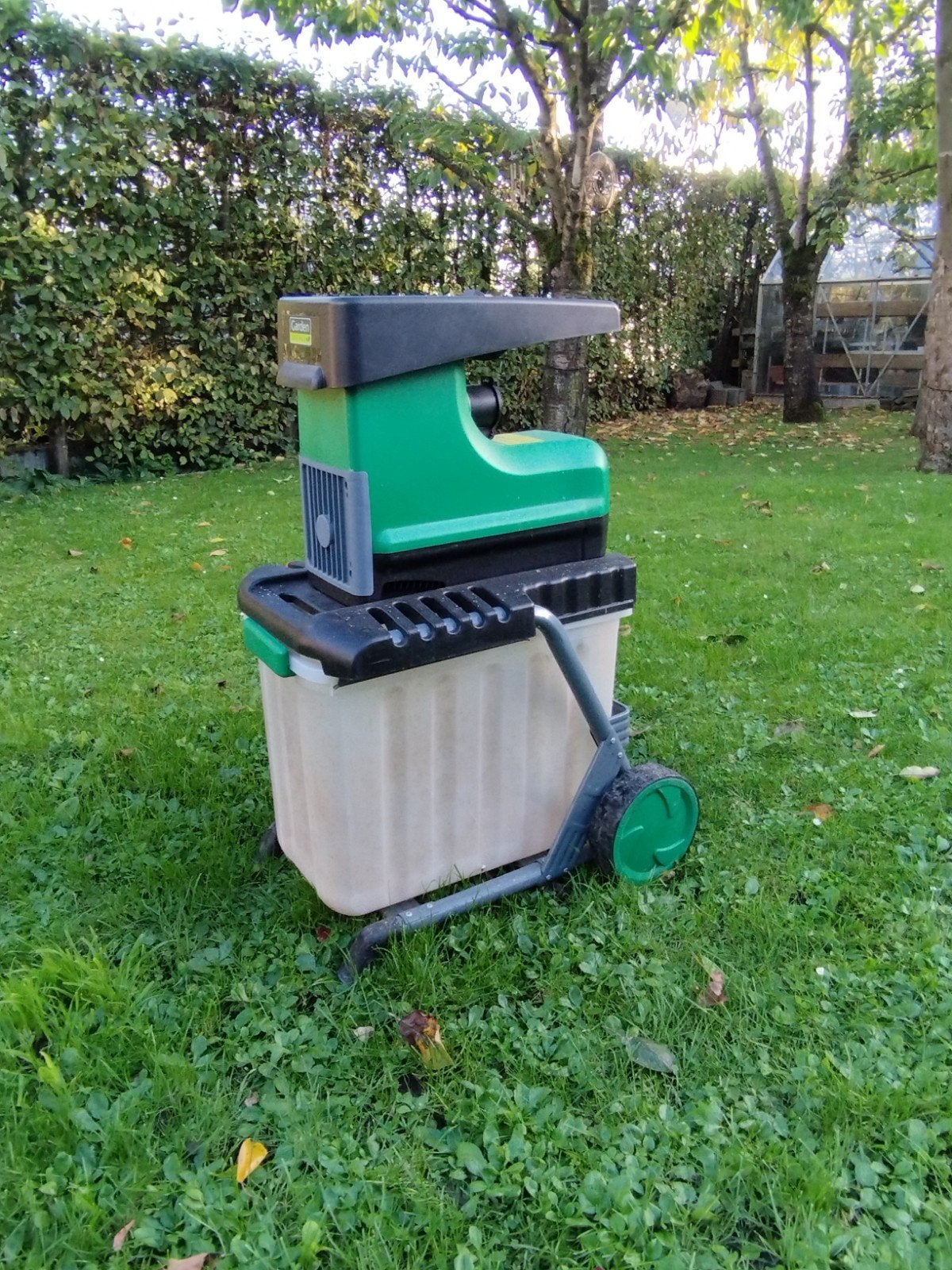 Takken versnipperaar / hakselaar, Ophalen, Gebruikt, Elektrisch, Met opvangbak
