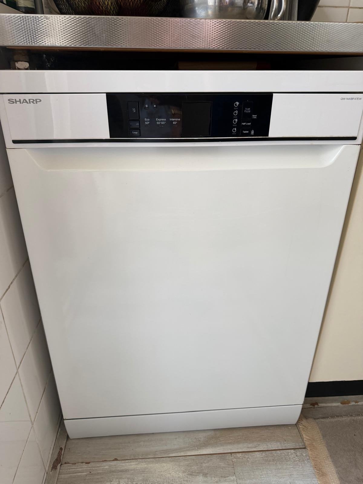 Sharp Vaatwasser - Wit, zo goed als nieuw, Witgoed en Apparatuur, Vaatwasmachines, Ophalen, Zo goed als nieuw, 85 tot 90 cm, Eco programma