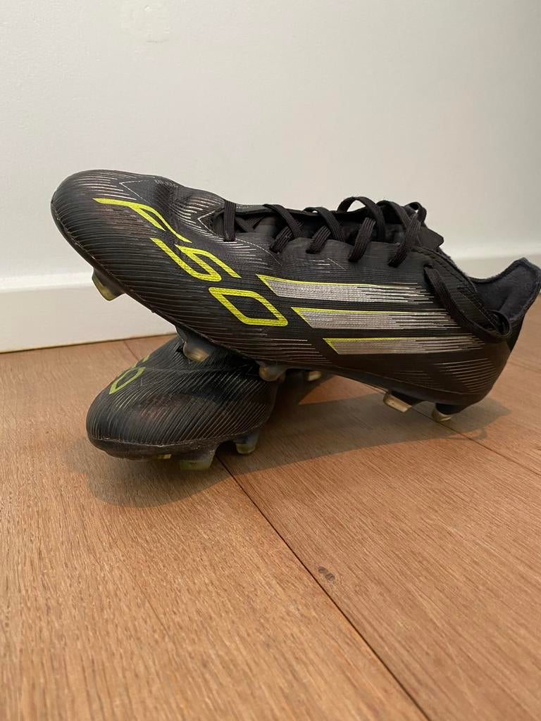 Adidas F50 Voetbalschoenen Maat 40, Sport en Fitness, Voetbal, Ophalen of Verzenden, Zo goed als nieuw, Schoenen
