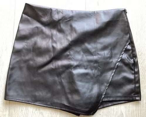 Zwarte rok/ broek maat M van Shein met overslag, Maat 38/40 (M), Kort, Zwart, Ophalen of Verzenden