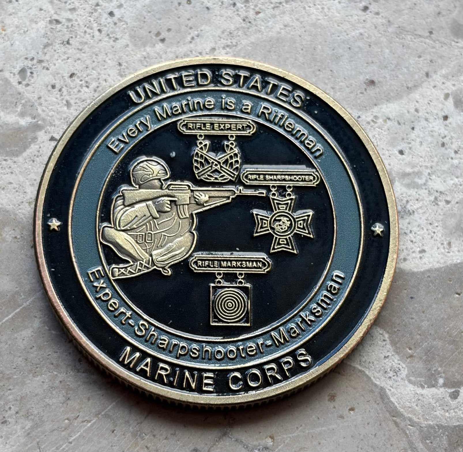 US Marine Corps expert sharpshooter marksman coin, Ophalen of Verzenden, Marine, Amerika, Embleem of Badge