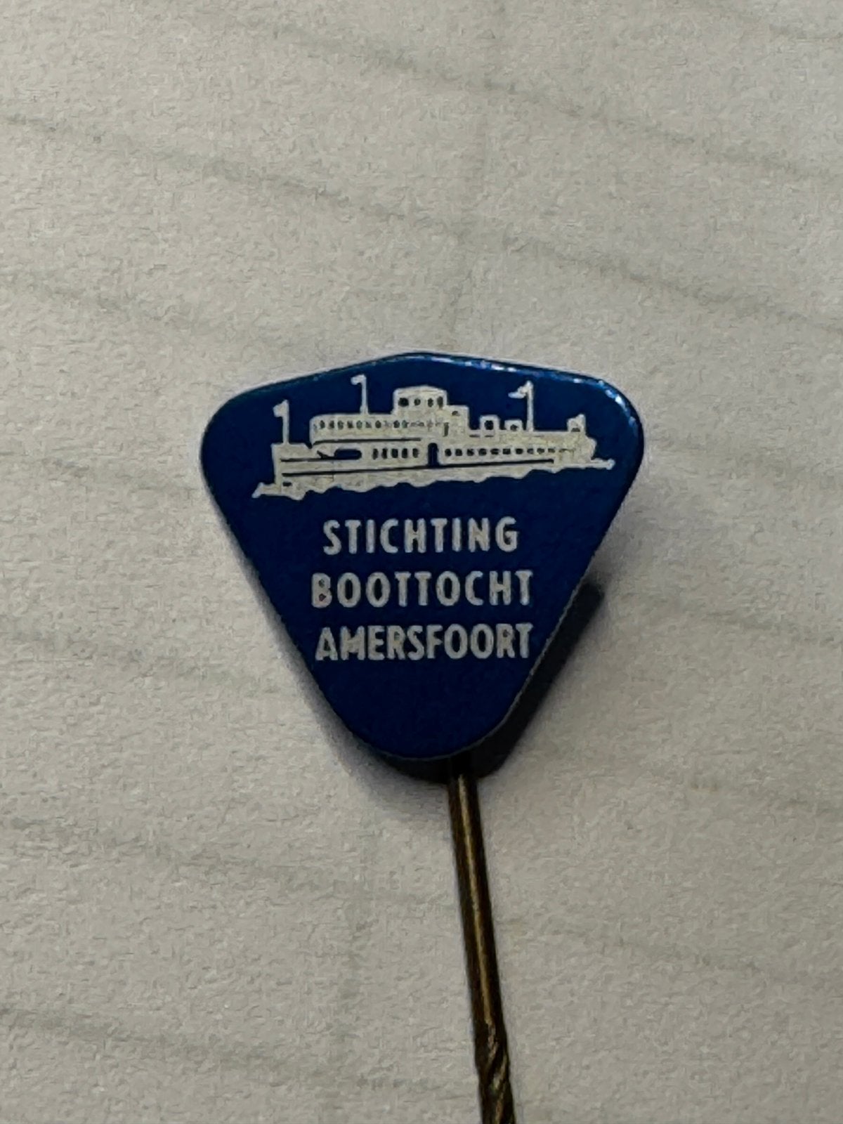 Pin  stichting boottocht Amersfoort, Verzamelen, Speldjes, Pins en Buttons, Ophalen of Verzenden, Zo goed als nieuw