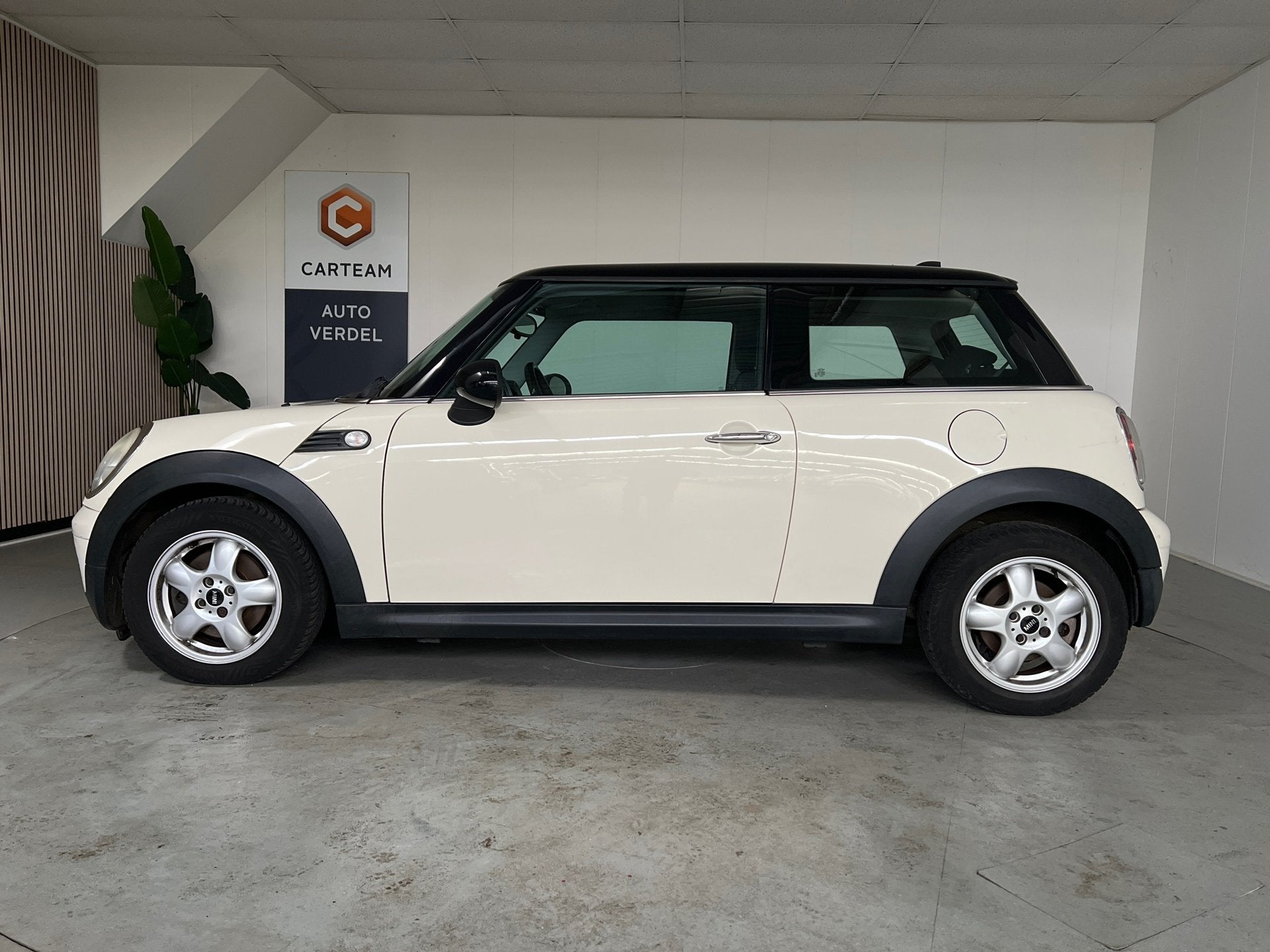 Mini 3-Deurs 1.6 Cooper Pepper Airco/LMV, Auto's, Voorwielaandrijving, Gebruikt, 750 kg, 4 cilinders