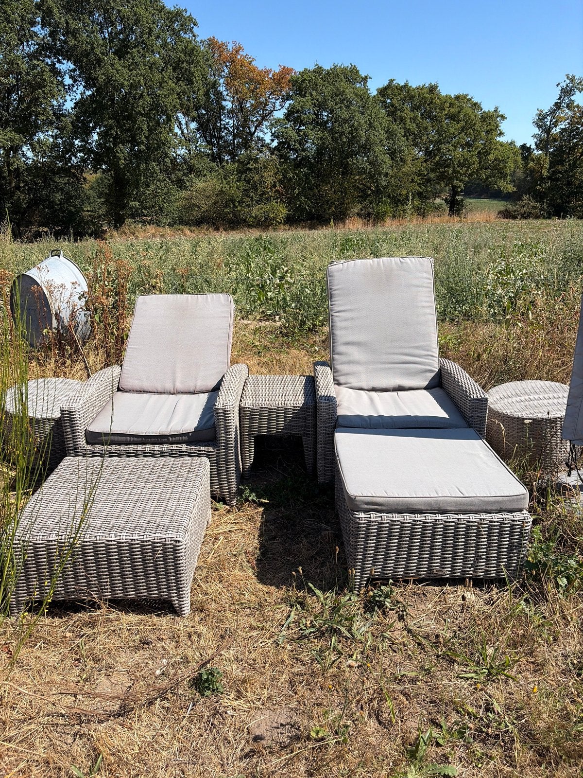 Lounge stoelen set met kussens en bijzettafels, Ophalen, Gebruikt, Wicker
