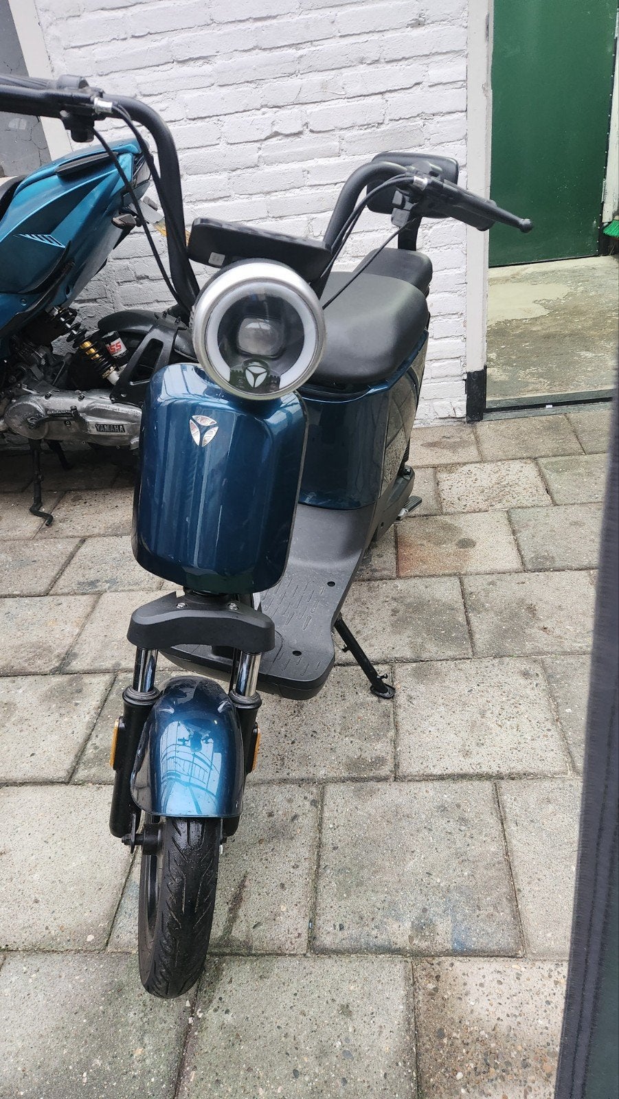 Yadea U3 Electrische brommer, Fietsen en Brommers, Snorfietsen en Snorscooters, Elektrisch, Zo goed als nieuw, Ophalen, Overige merken